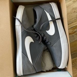 Nike shoes sb